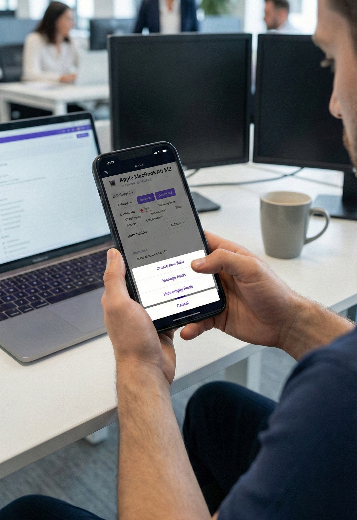 Professional using the cheqroom on their smartphone